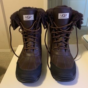 UGG Adirondack Boot II - Size 8